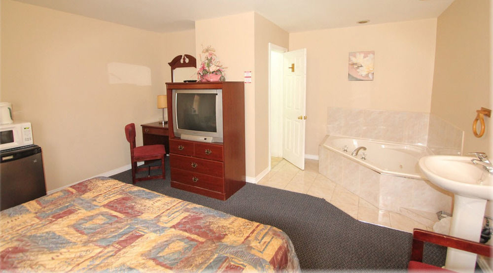 Lotus Motel Cobourg Εξωτερικό φωτογραφία
